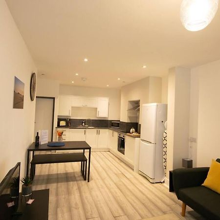 Luxe Living City Apartment - Beach, Wifi, Parking Swansea Zewnętrze zdjęcie